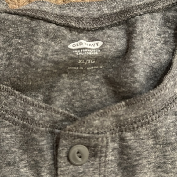 Gray button tee - Picture 3 of 3